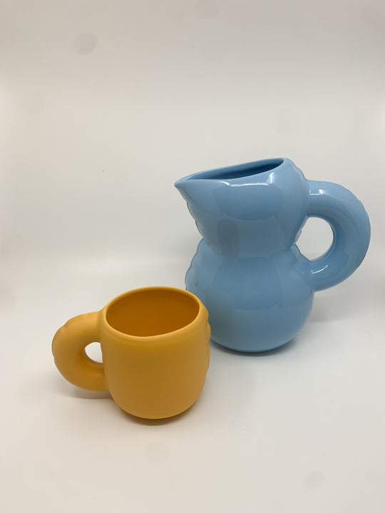 Carafe Emily en céramique couleur bleu ciel brillant