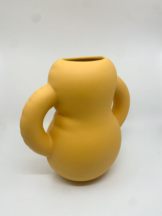 Vase Oscar en céramique couleur jaune mat
