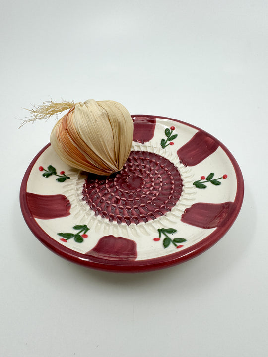 Assiette à râper taille S couleur rouge bordeaux motif fleur