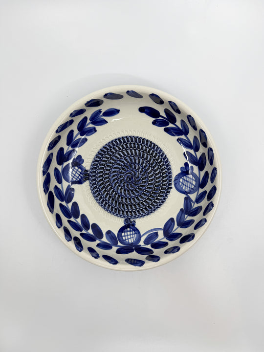 Assiette à râper en céramique taille L couleur bleu à motif