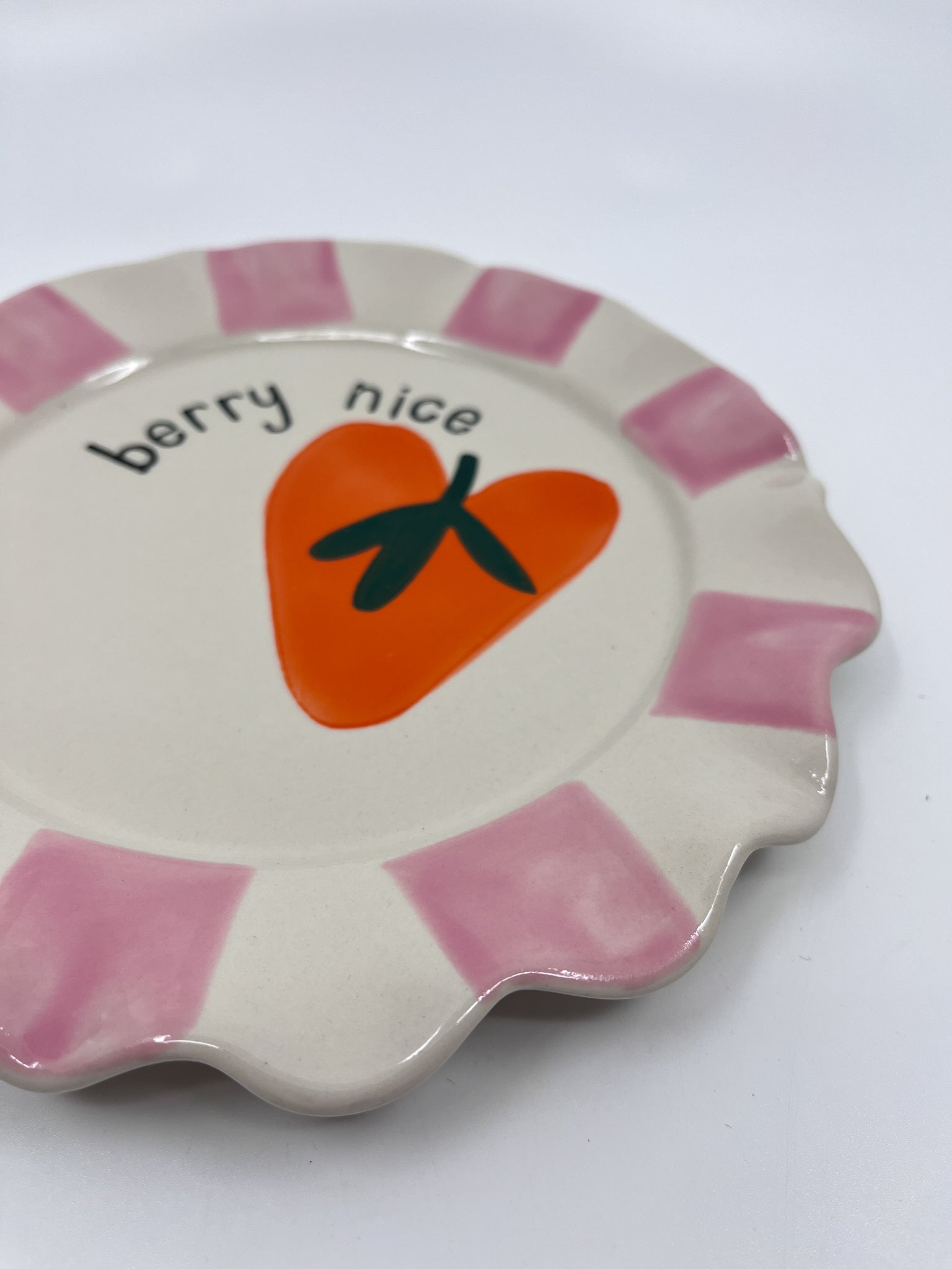 Assiette CG fraise - Les Fleurs Sauvages - assiette